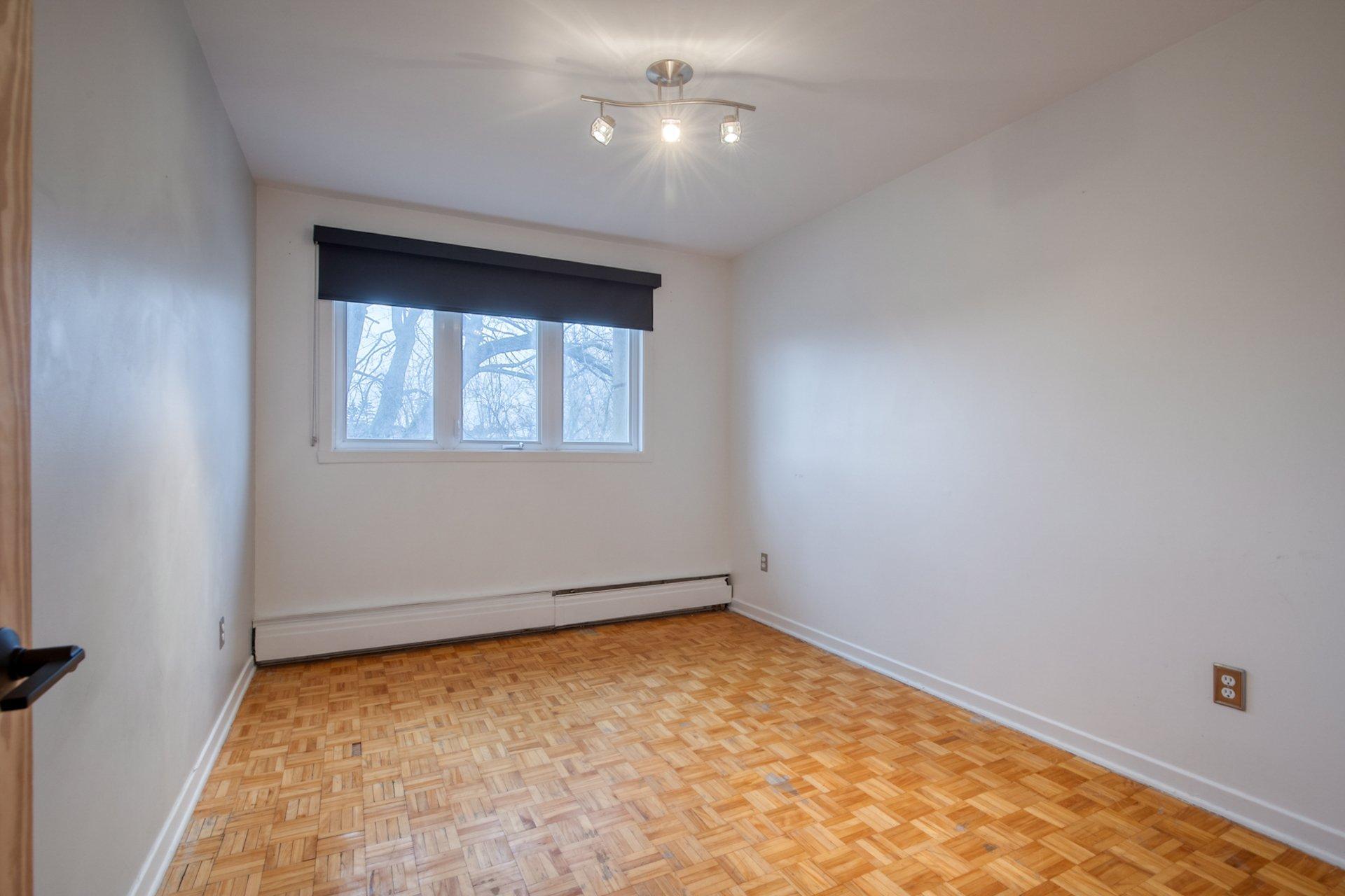 









1825


Rue Dunant

, 64,
Saint-Bruno-de-Montarville,




QC
J3V2Y3

