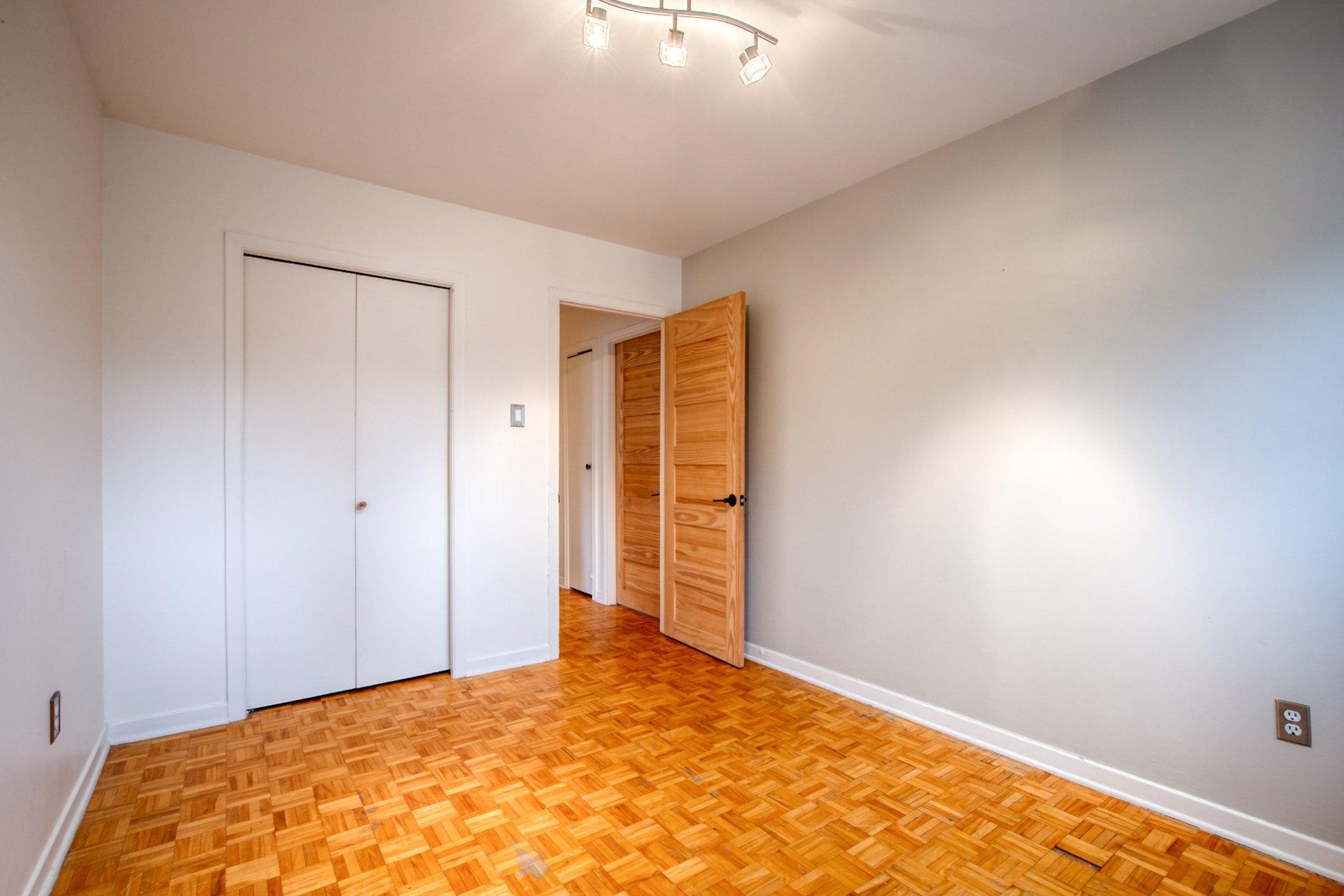 









1825


Rue Dunant

, 64,
Saint-Bruno-de-Montarville,




QC
J3V2Y3

