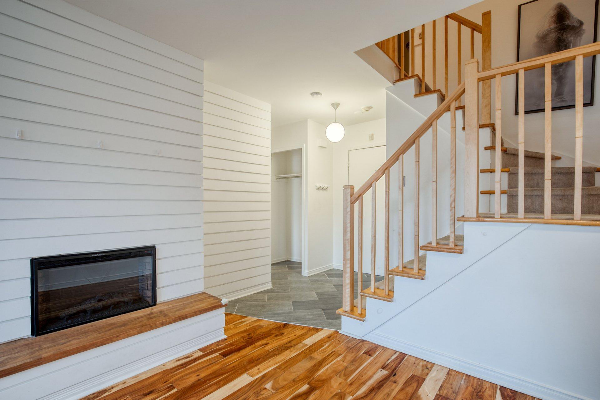 









1825


Rue Dunant

, 64,
Saint-Bruno-de-Montarville,




QC
J3V2Y3

