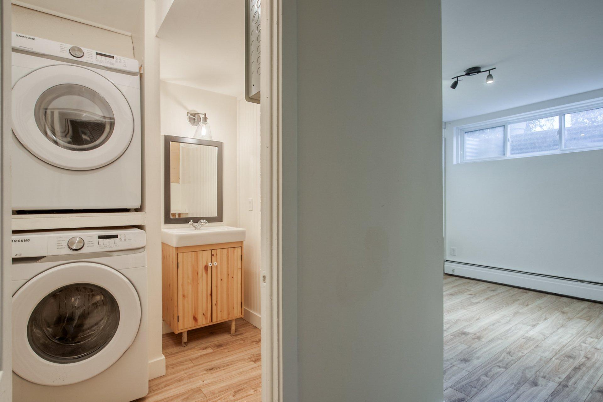 









1825


Rue Dunant

, 64,
Saint-Bruno-de-Montarville,




QC
J3V2Y3

