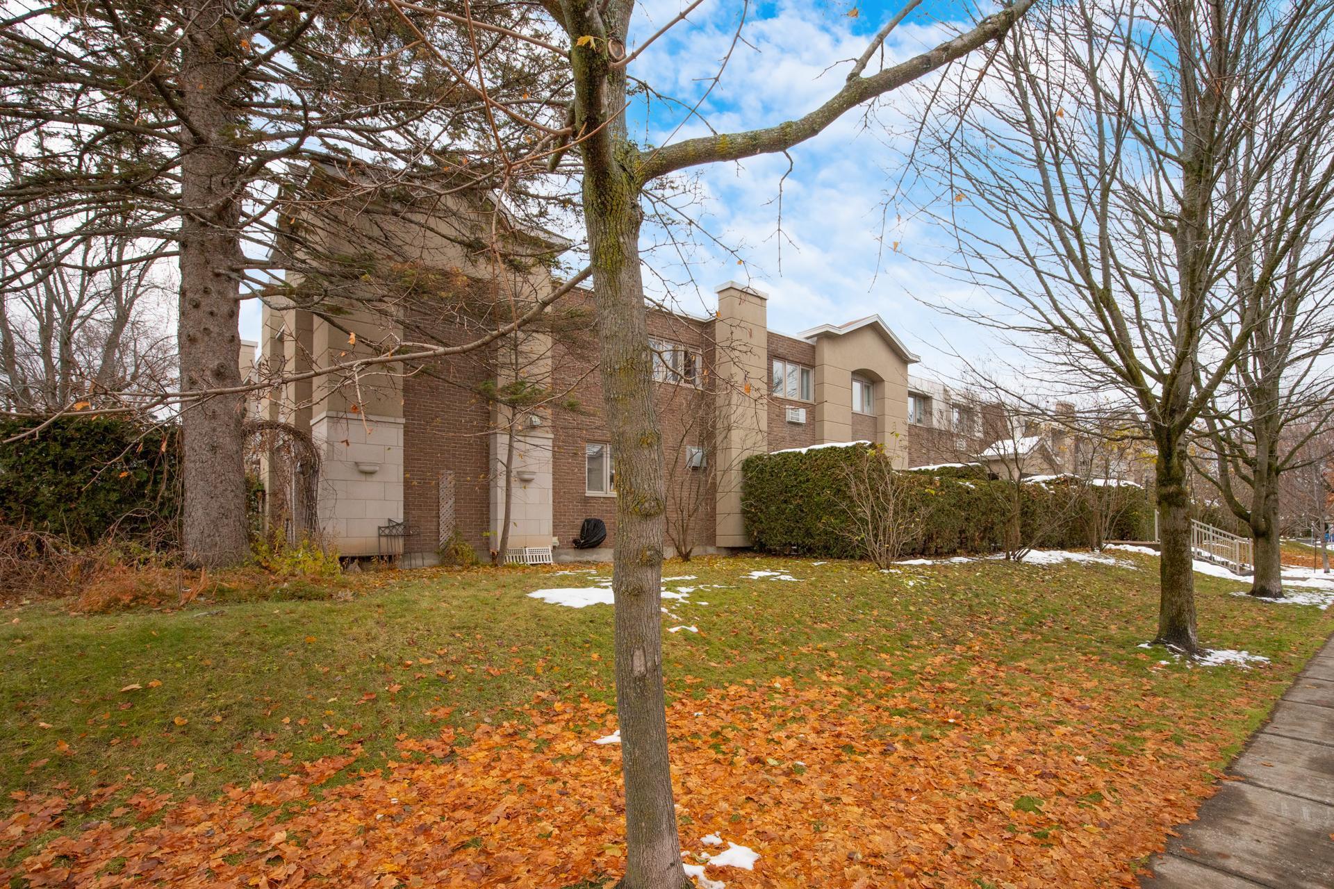 









1825


Rue Dunant

, 64,
Saint-Bruno-de-Montarville,




QC
J3V2Y3

