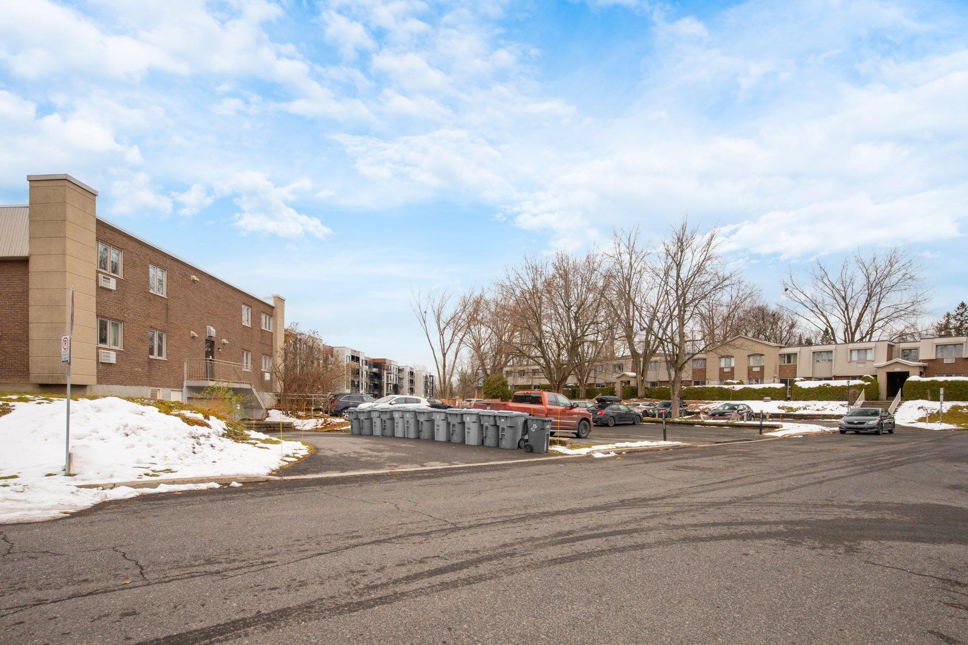 









1825


Rue Dunant

, 64,
Saint-Bruno-de-Montarville,




QC
J3V2Y3

