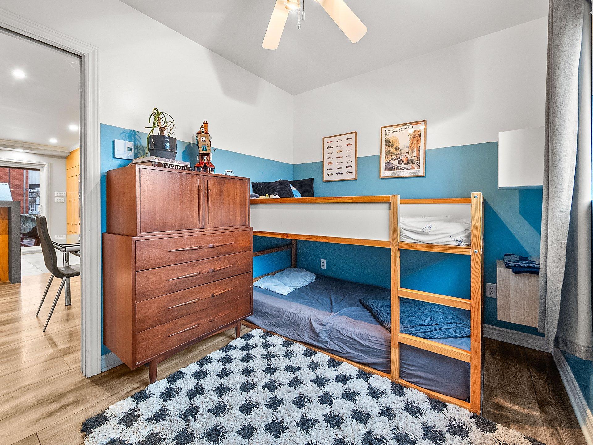 









590

 - 592B


4e Avenue (P.-a.-T.)

,
Montréal (Rivière-des-Prairies/Pointe-aux-Trembles),




QC
H1B4N2

