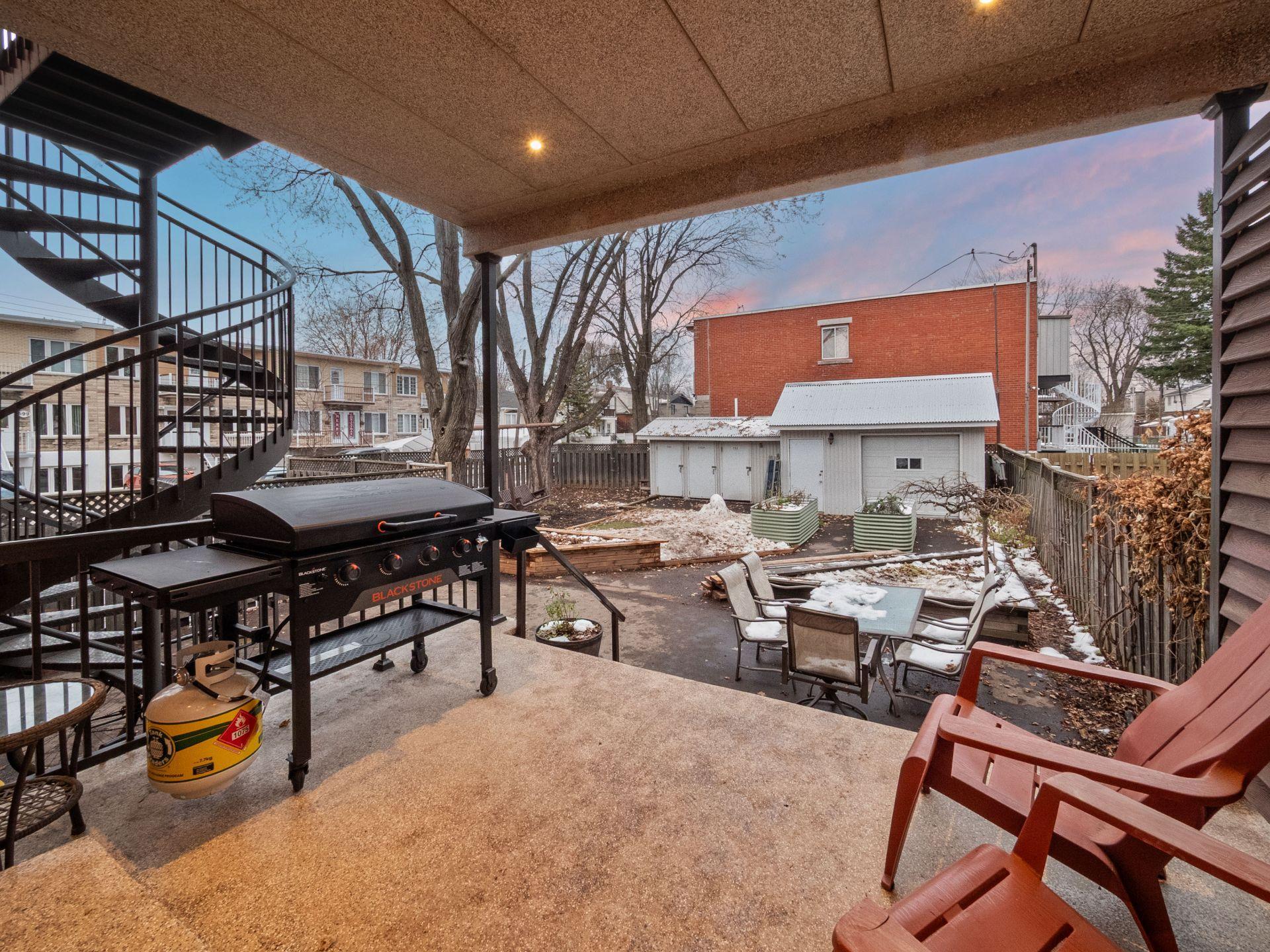 









590

 - 592B


4e Avenue (P.-a.-T.)

,
Montréal (Rivière-des-Prairies/Pointe-aux-Trembles),




QC
H1B4N2

