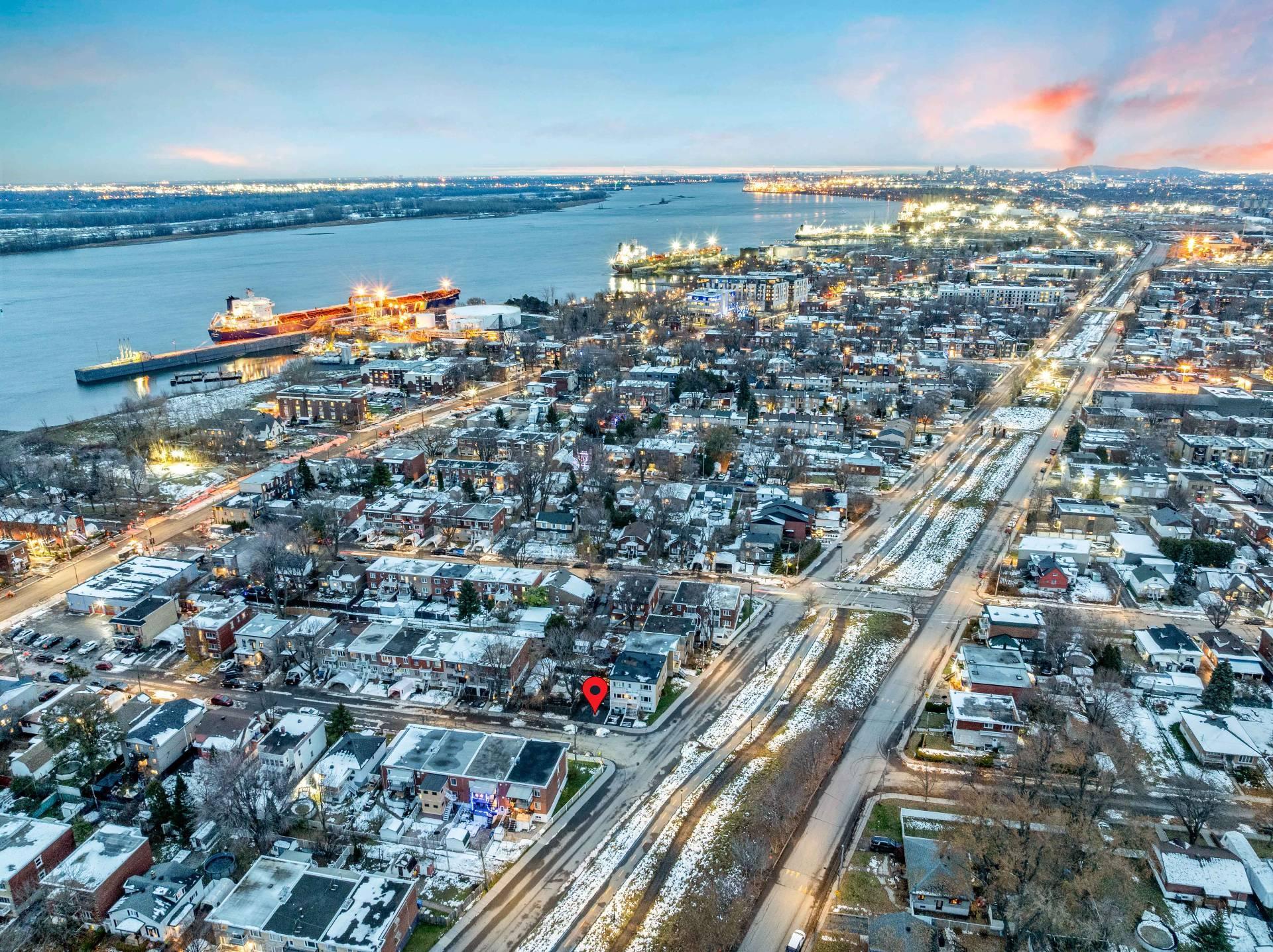 









590

 - 592B


4e Avenue (P.-a.-T.)

,
Montréal (Rivière-des-Prairies/Pointe-aux-Trembles),




QC
H1B4N2

