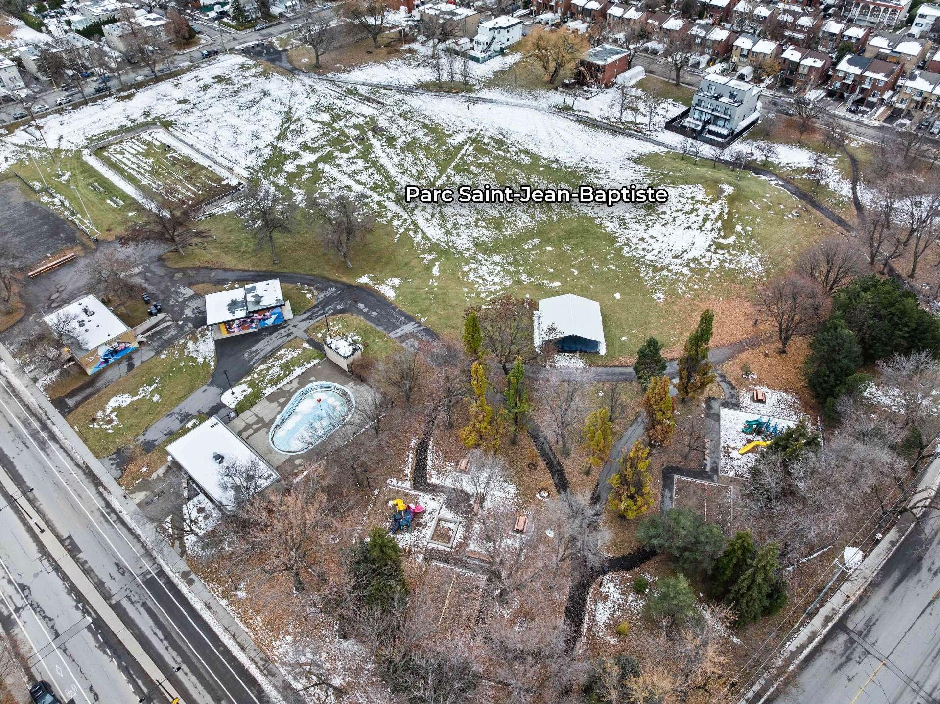 









590

 - 592B


4e Avenue (P.-a.-T.)

,
Montréal (Rivière-des-Prairies/Pointe-aux-Trembles),




QC
H1B4N2

