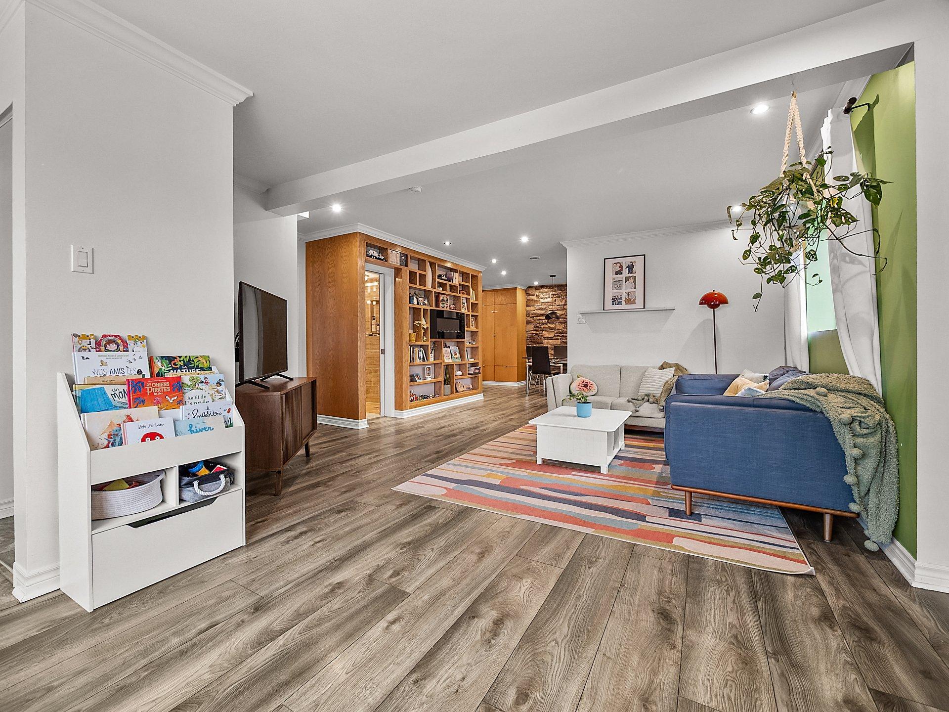 









590

 - 592B


4e Avenue (P.-a.-T.)

,
Montréal (Rivière-des-Prairies/Pointe-aux-Trembles),




QC
H1B4N2

