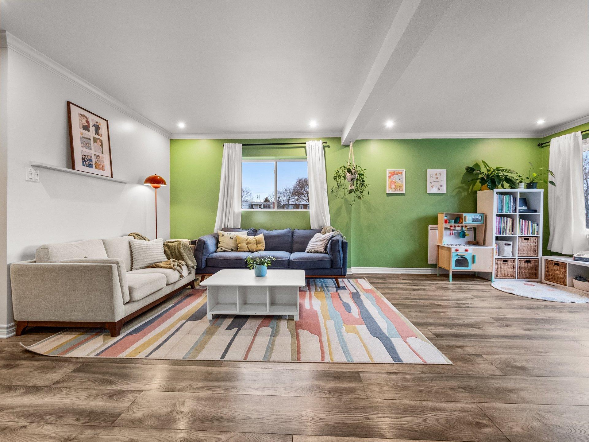 









590

 - 592B


4e Avenue (P.-a.-T.)

,
Montréal (Rivière-des-Prairies/Pointe-aux-Trembles),




QC
H1B4N2

