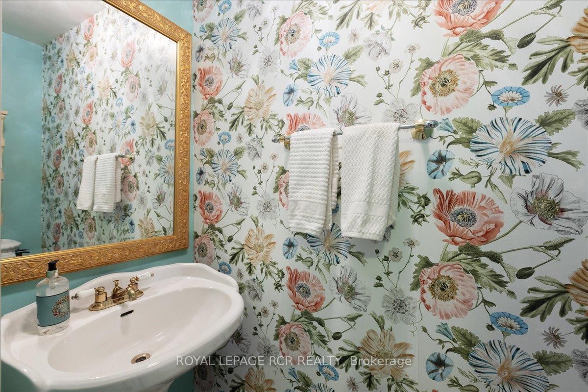 









55


Valley Mills

Road,
East Gwillimbury,




ON
L0G 1M0

