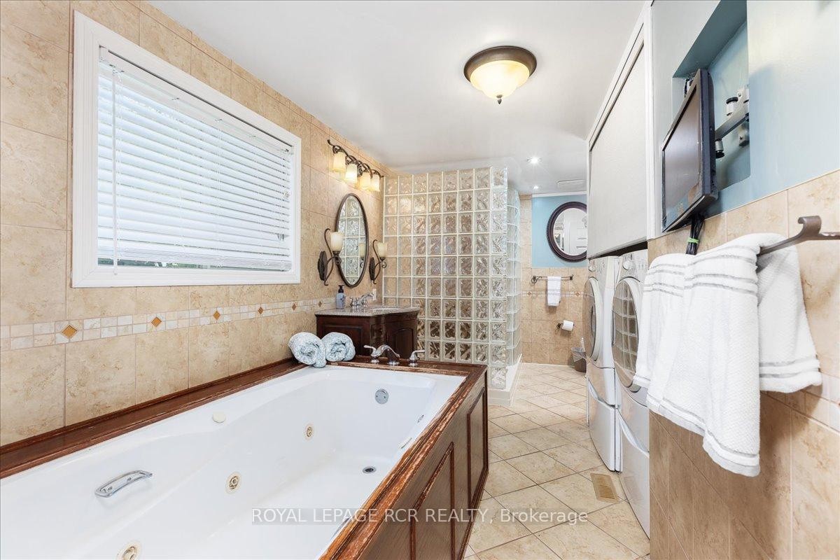 









55


Valley Mills

Road,
East Gwillimbury,




ON
L0G 1M0

