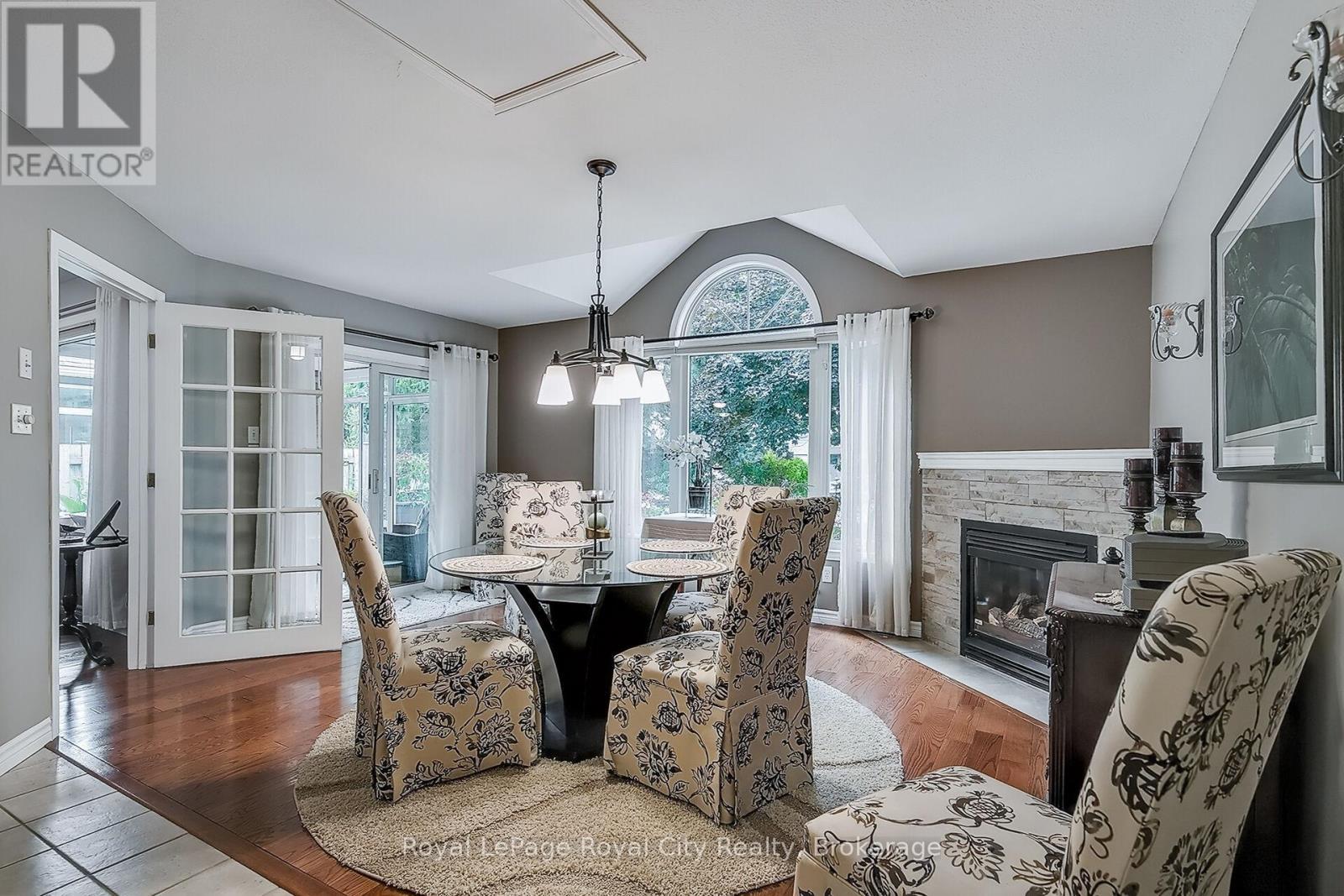 












34 - 1550 GORDON STREET

,
Guelph (Pineridge/Westminster Woods),




Ontario
N1L1C7

