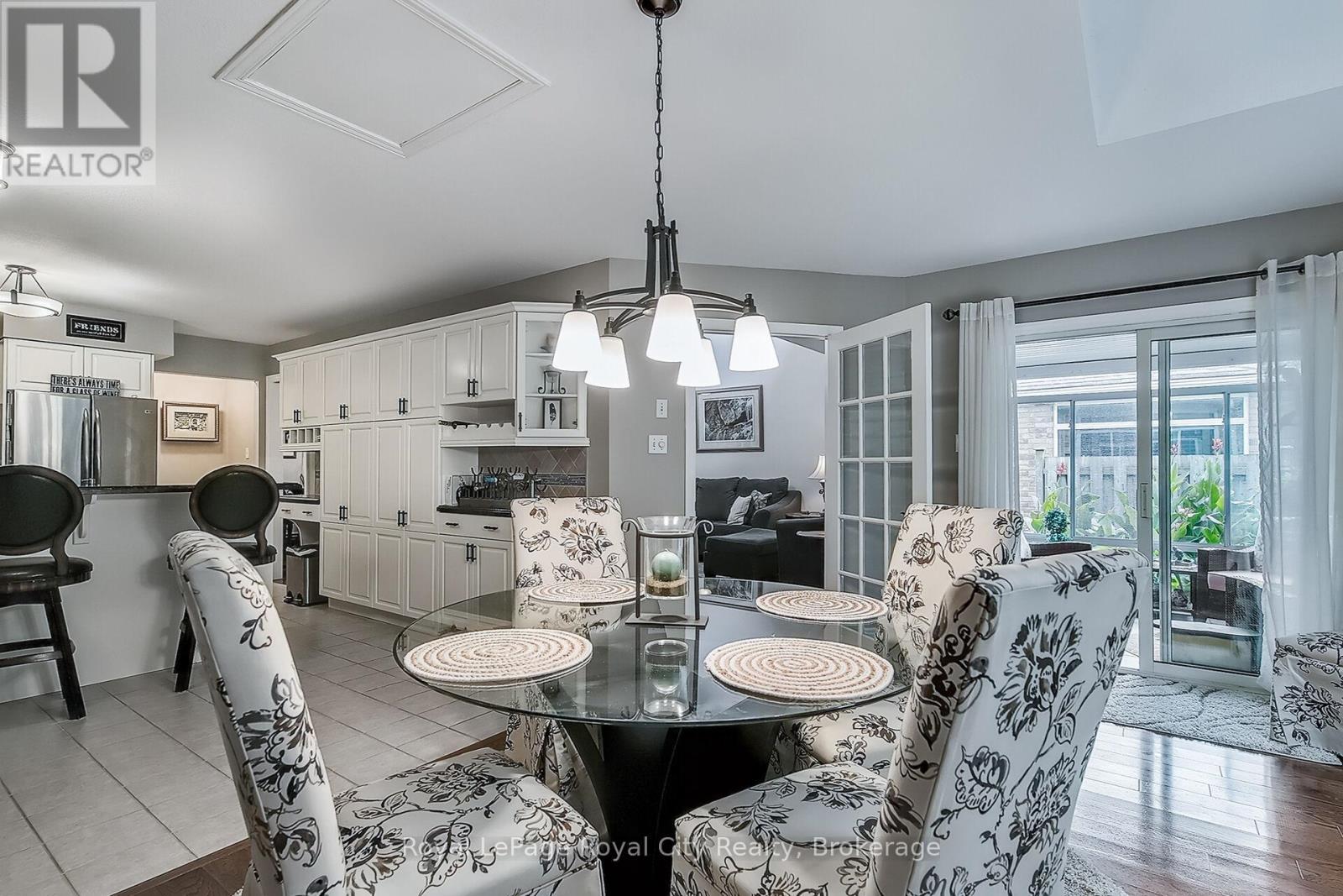 












34 - 1550 GORDON STREET

,
Guelph (Pineridge/Westminster Woods),




Ontario
N1L1C7

