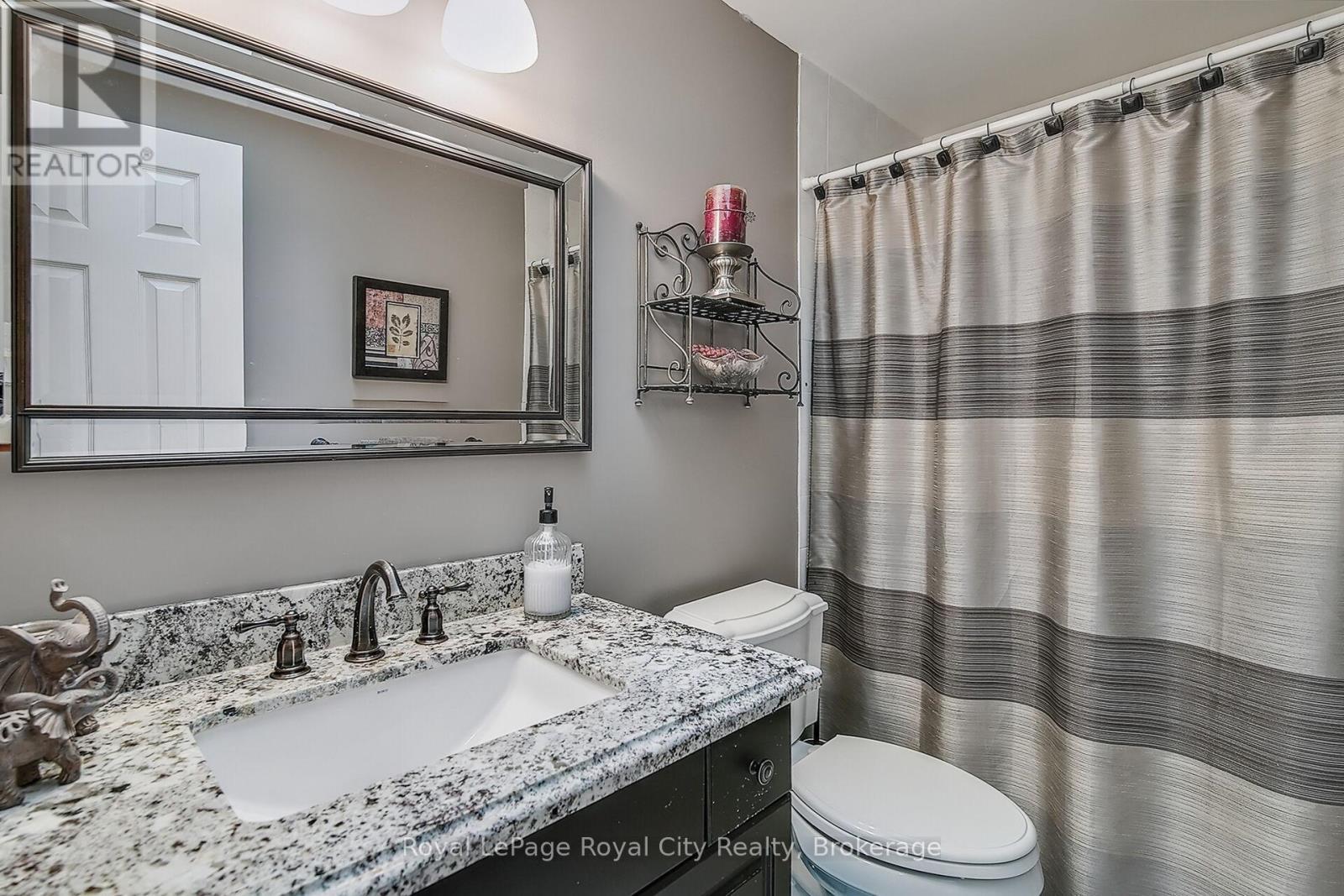 












34 - 1550 GORDON STREET

,
Guelph (Pineridge/Westminster Woods),




Ontario
N1L1C7

