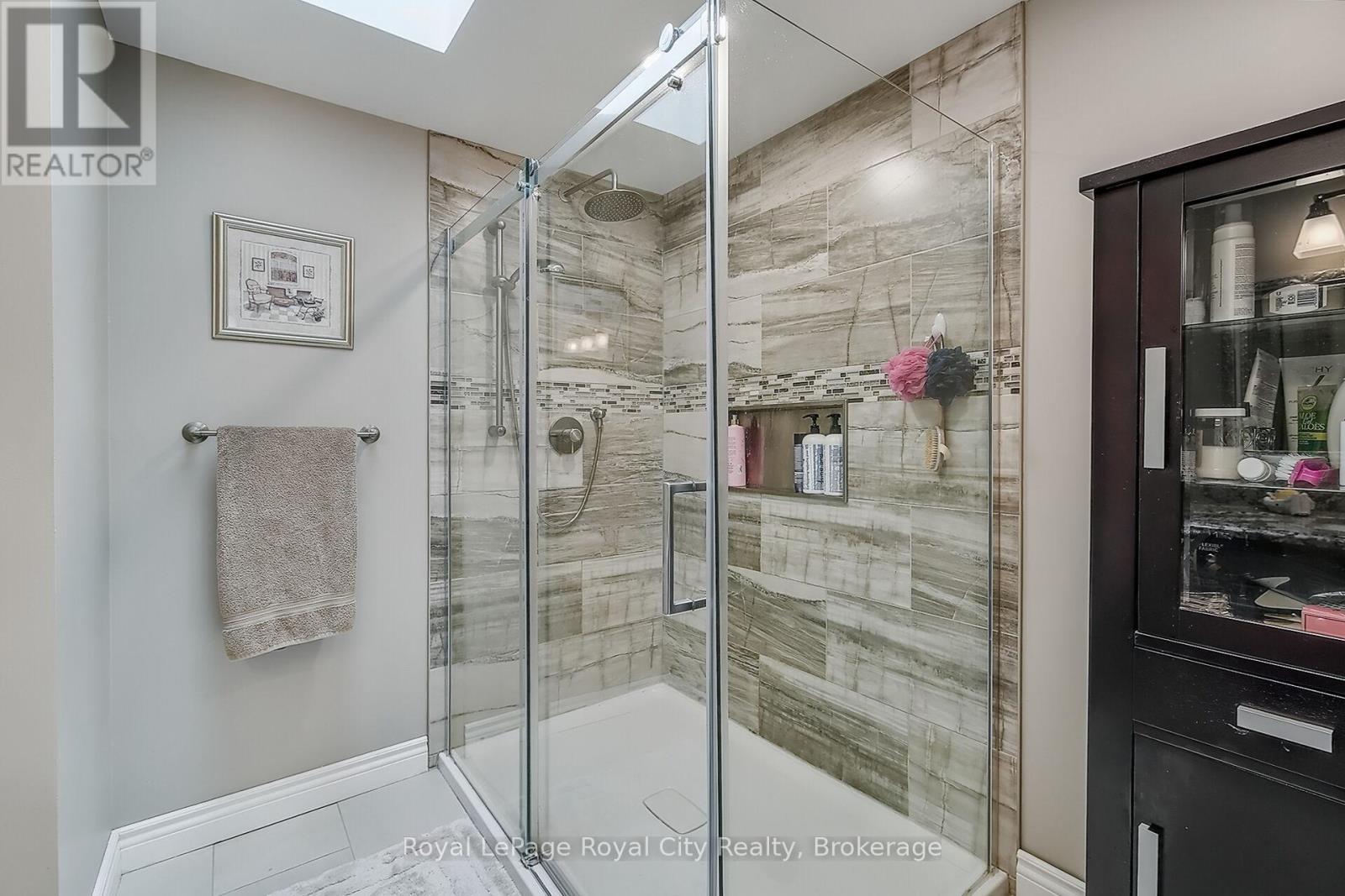 












34 - 1550 GORDON STREET

,
Guelph (Pineridge/Westminster Woods),




Ontario
N1L1C7

