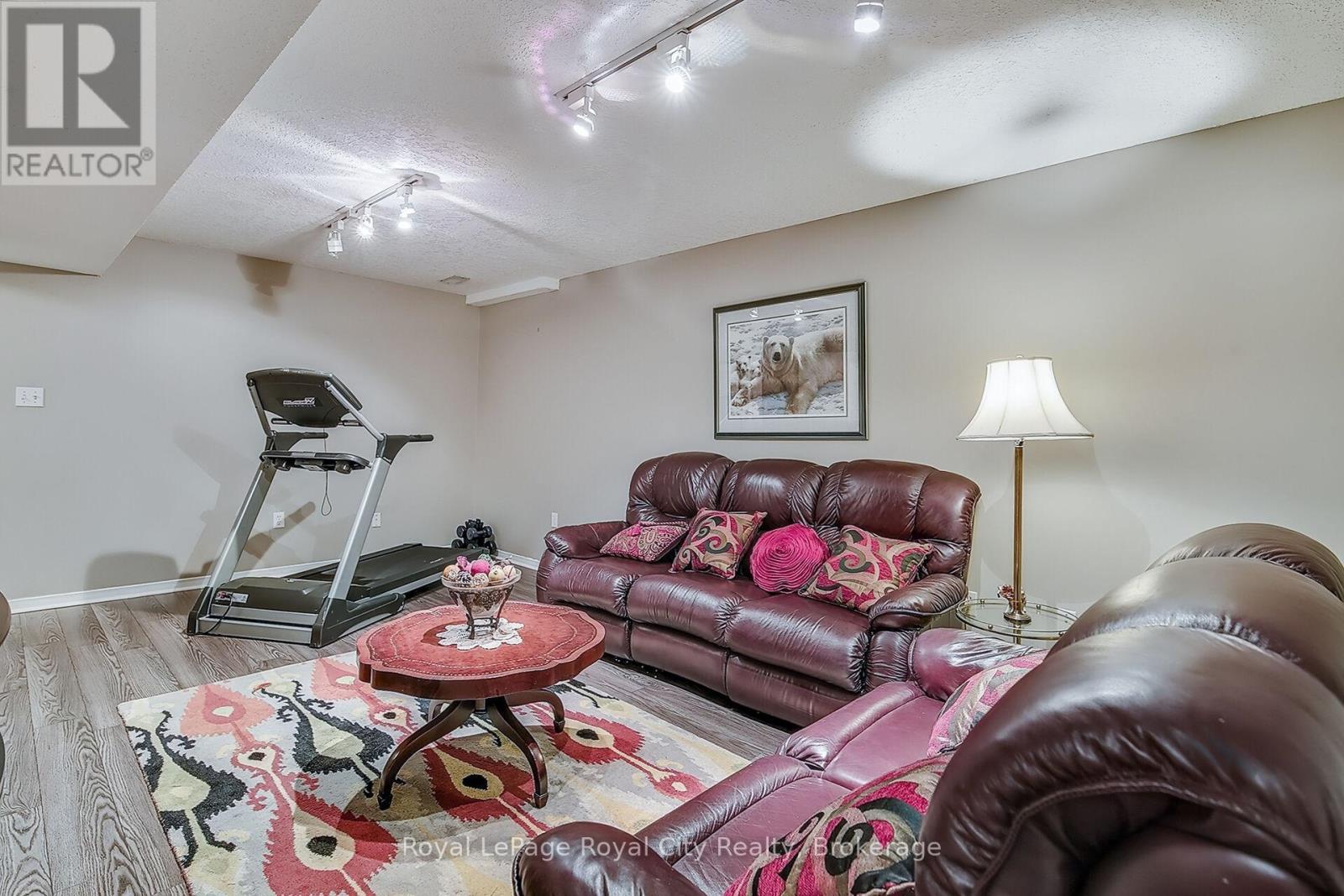 












34 - 1550 GORDON STREET

,
Guelph (Pineridge/Westminster Woods),




Ontario
N1L1C7

