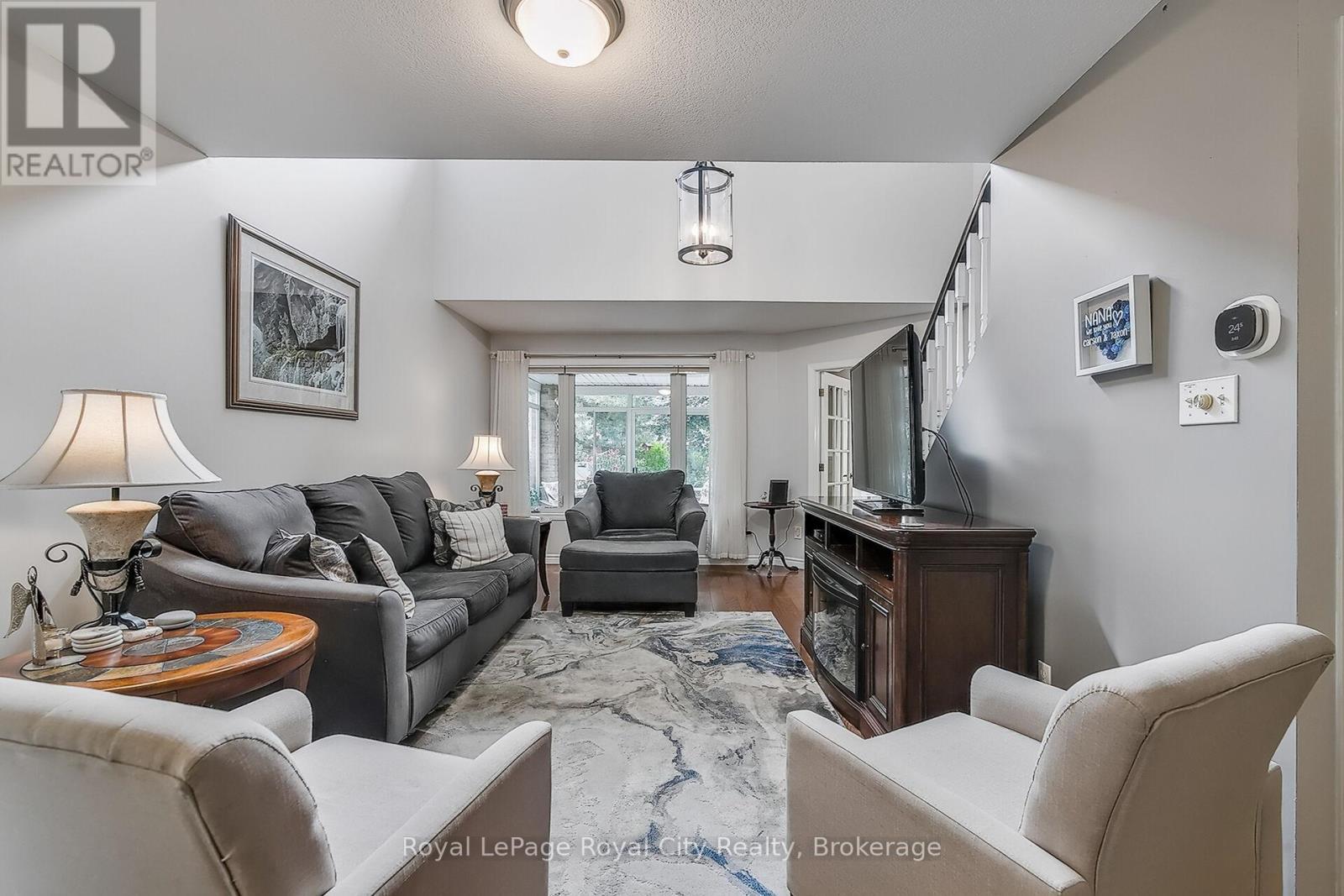 












34 - 1550 GORDON STREET

,
Guelph (Pineridge/Westminster Woods),




Ontario
N1L1C7

