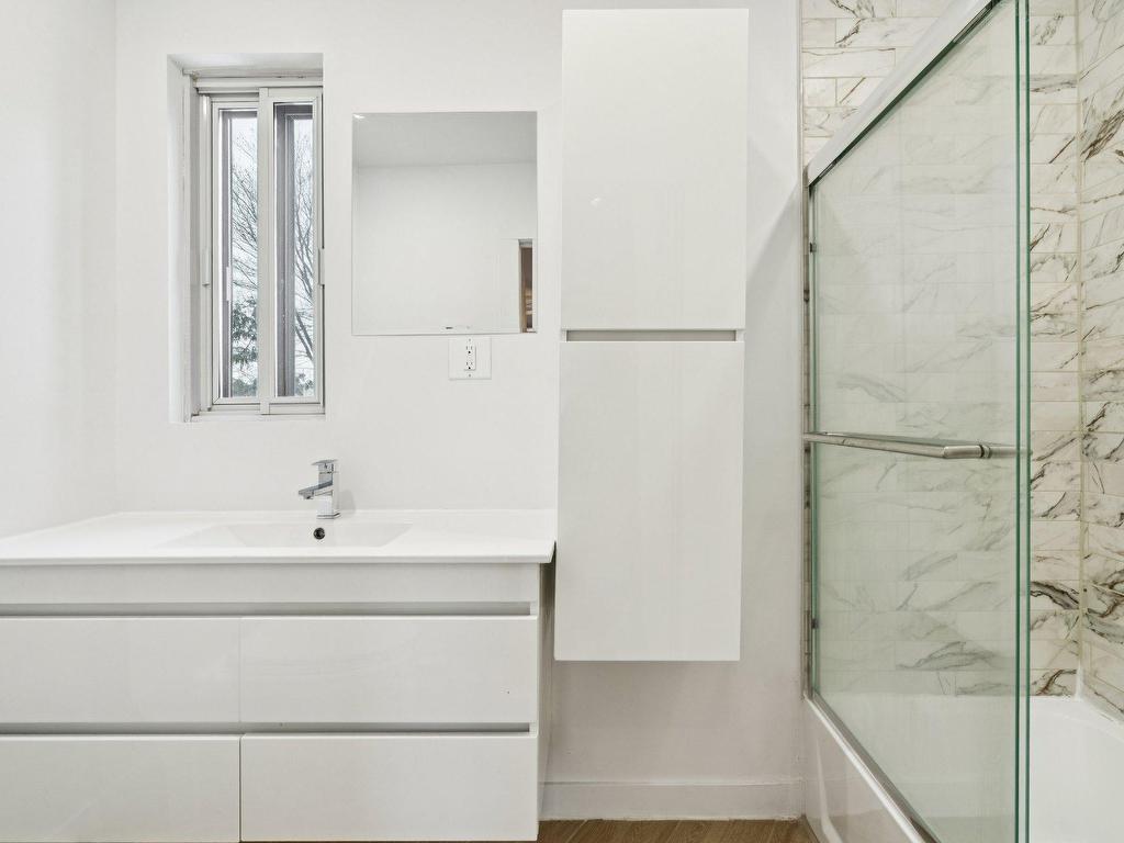 









7467


Boul. Gouin E.

,
Rivière-des-Prairies/Pointe-aux-Trembles (Montréal),




QC
H1E1A7

