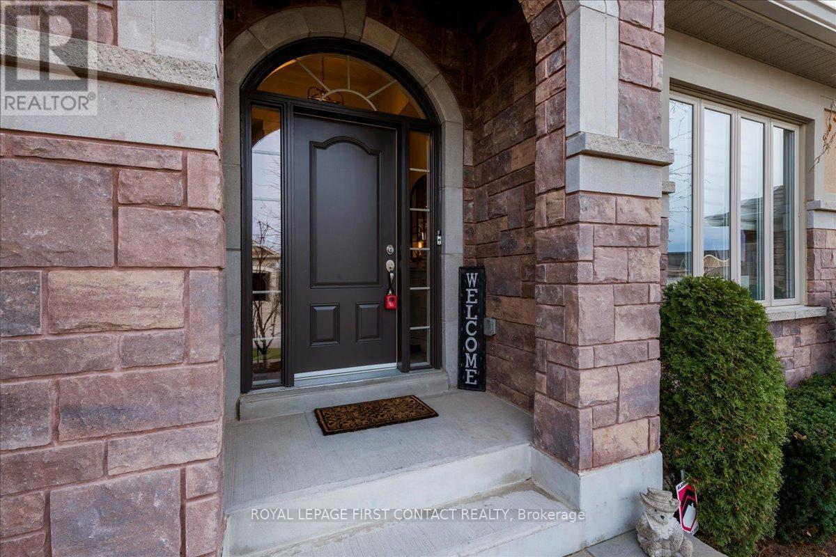 












222 RIDGE WAY

,
New Tecumseth,




Ontario
L9R0H2

