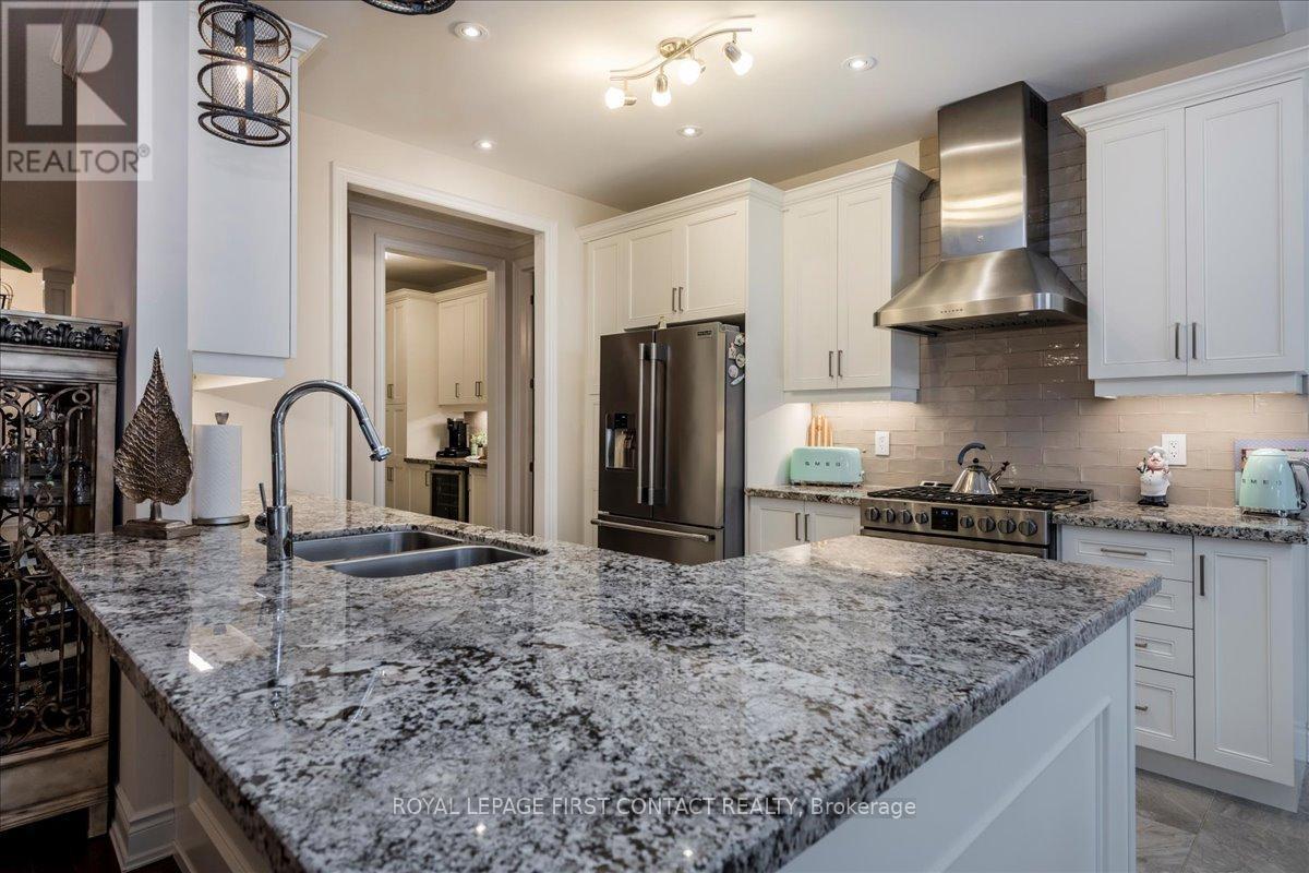 












222 RIDGE WAY

,
New Tecumseth,




Ontario
L9R0H2

