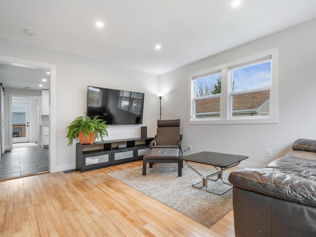 












23 Levis Street

,
Halifax,




NS
B3R 1M1

