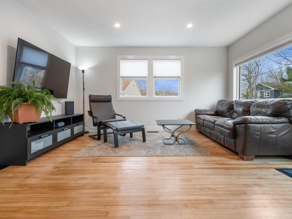 












23 Levis Street

,
Halifax,




NS
B3R 1M1

