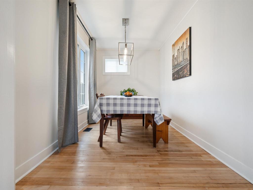 












23 Levis Street

,
Halifax,




NS
B3R 1M1

