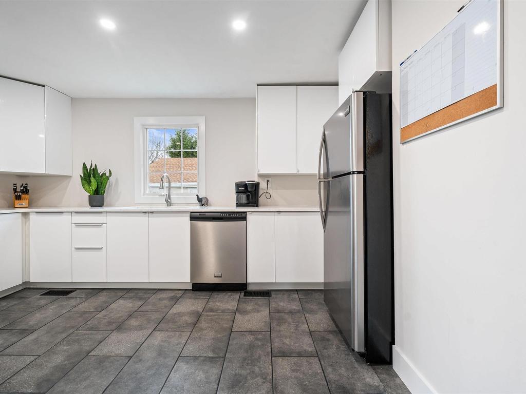 












23 Levis Street

,
Halifax,




NS
B3R 1M1

