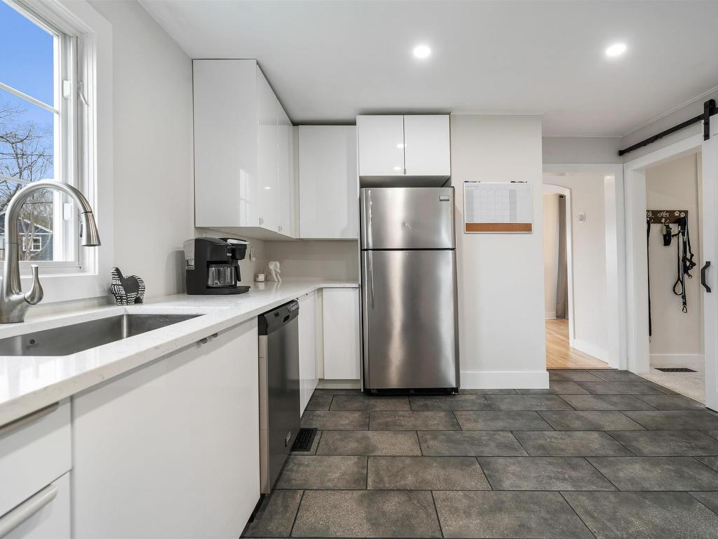 












23 Levis Street

,
Halifax,




NS
B3R 1M1

