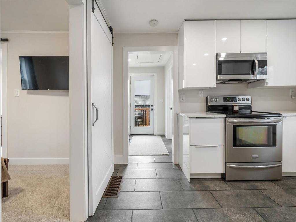 












23 Levis Street

,
Halifax,




NS
B3R 1M1

