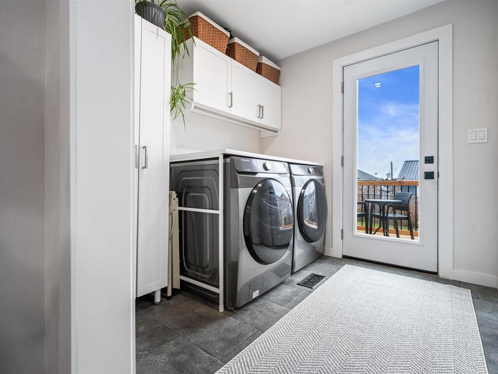 












23 Levis Street

,
Halifax,




NS
B3R 1M1

