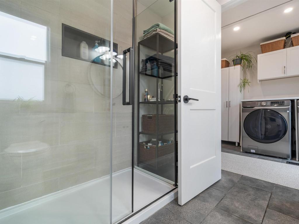 












23 Levis Street

,
Halifax,




NS
B3R 1M1

