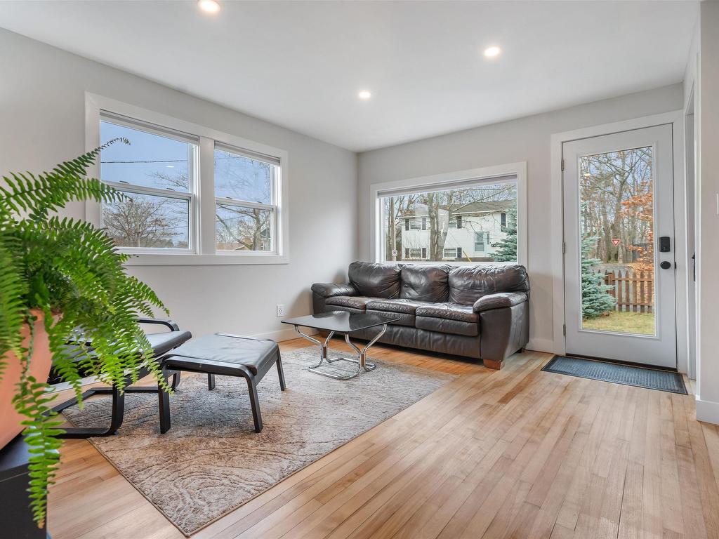 












23 Levis Street

,
Halifax,




NS
B3R 1M1

