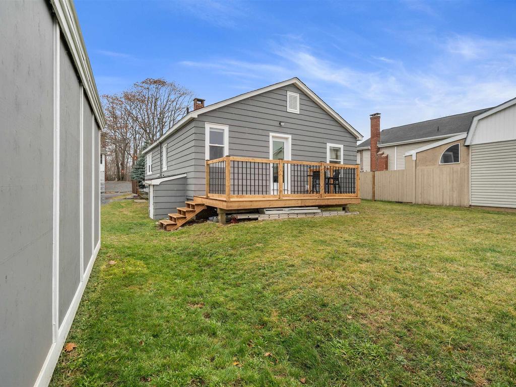 












23 Levis Street

,
Halifax,




NS
B3R 1M1

