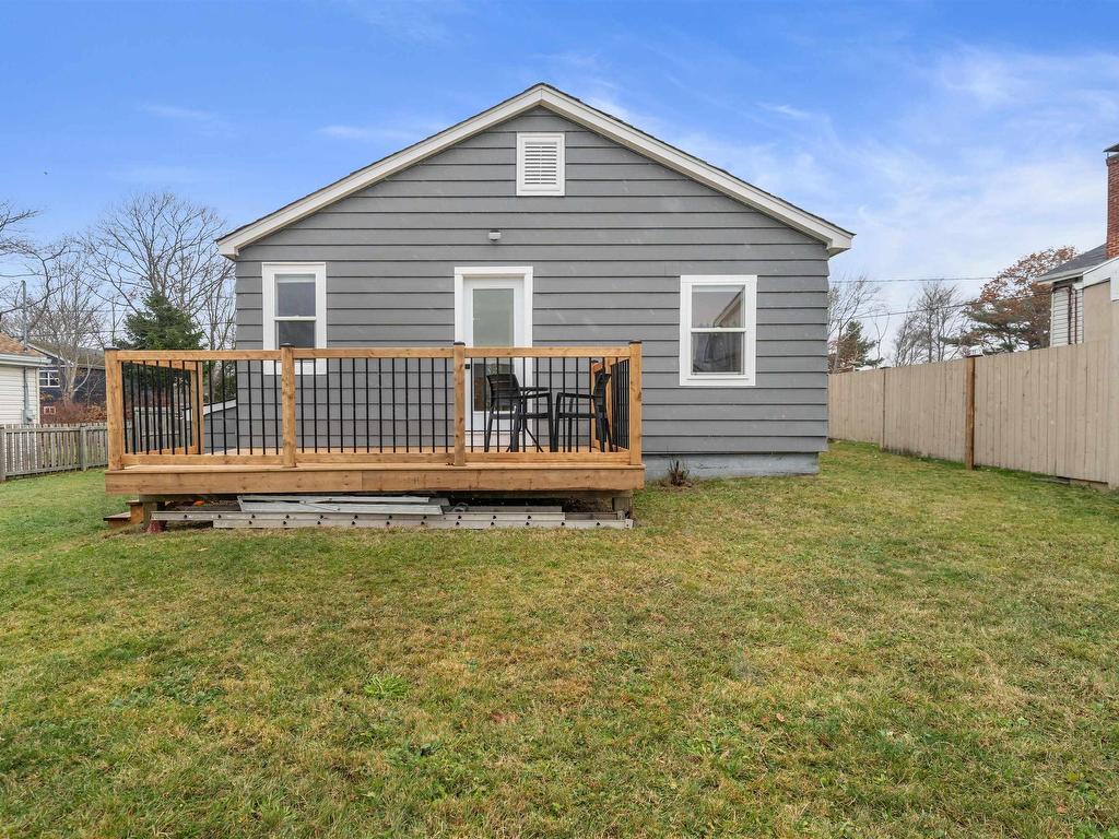 












23 Levis Street

,
Halifax,




NS
B3R 1M1

