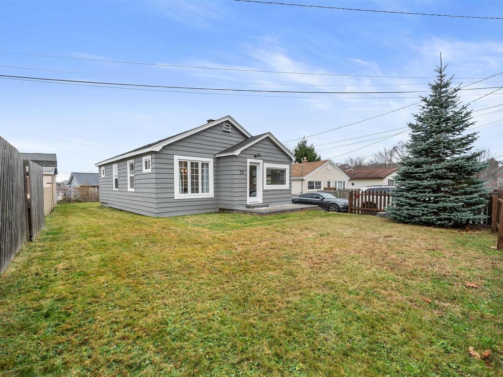 












23 Levis Street

,
Halifax,




NS
B3R 1M1

