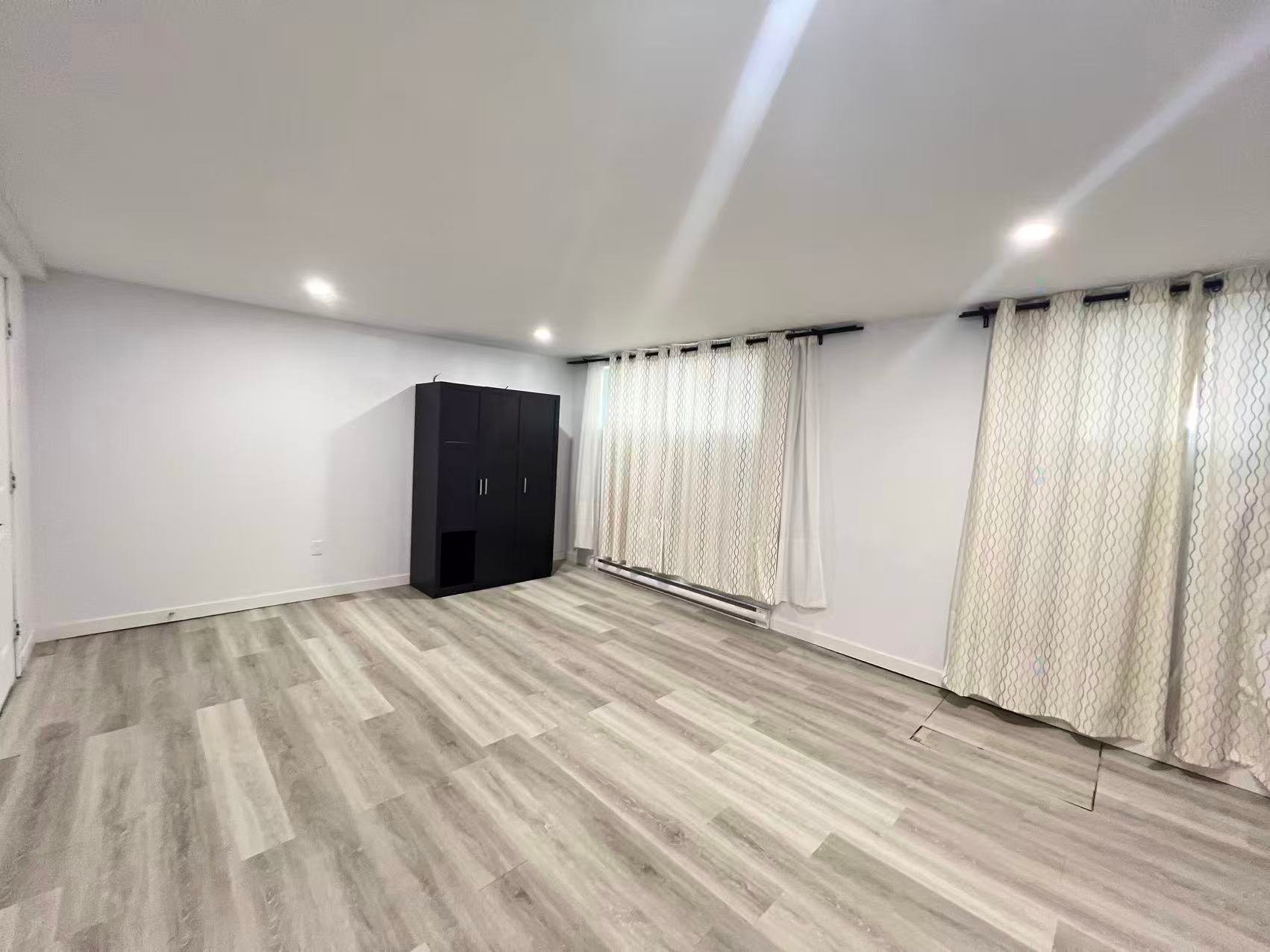 









6617


Rue Mazarin

,
Montréal (Le Sud-Ouest),




QC
H4E2X6

