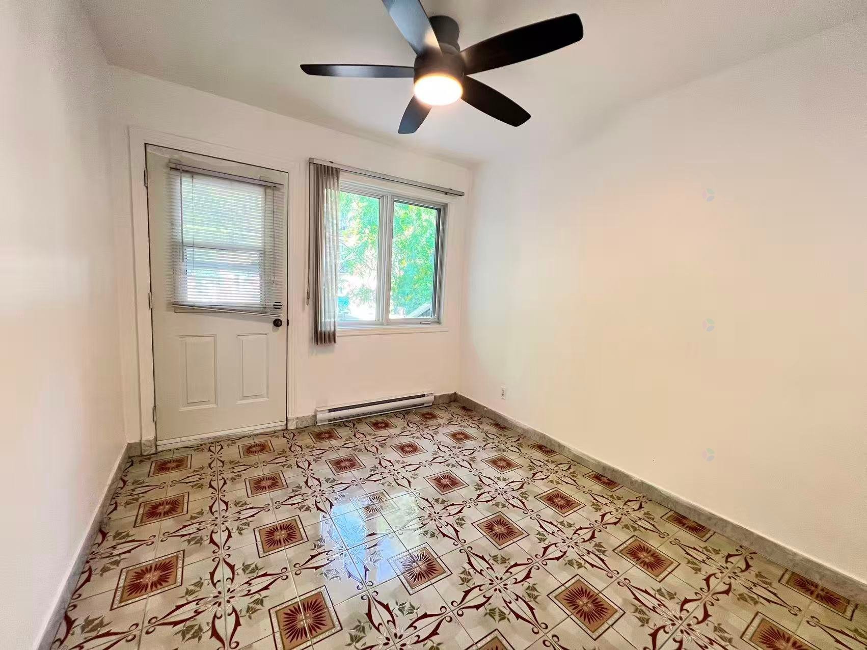 









6617


Rue Mazarin

,
Montréal (Le Sud-Ouest),




QC
H4E2X6

