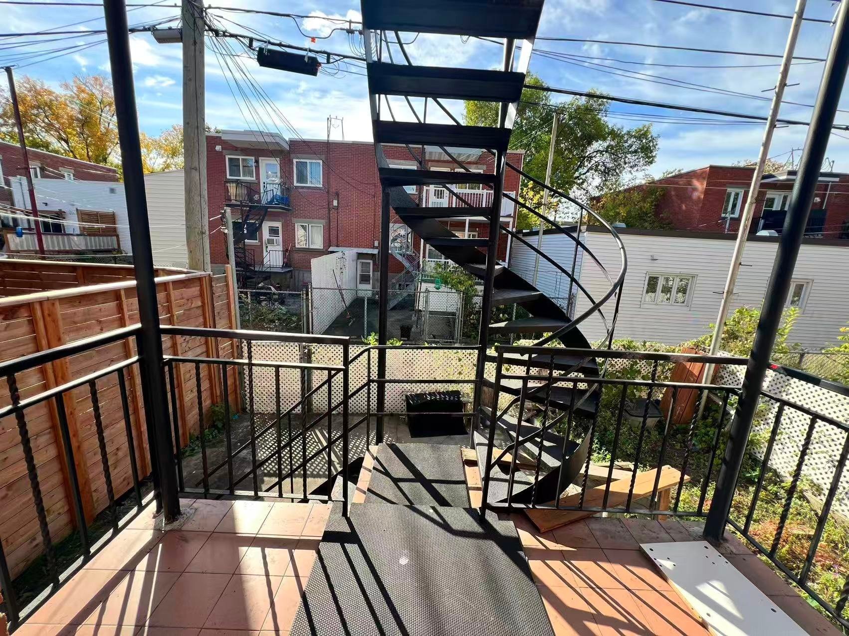 









6617


Rue Mazarin

,
Montréal (Le Sud-Ouest),




QC
H4E2X6

