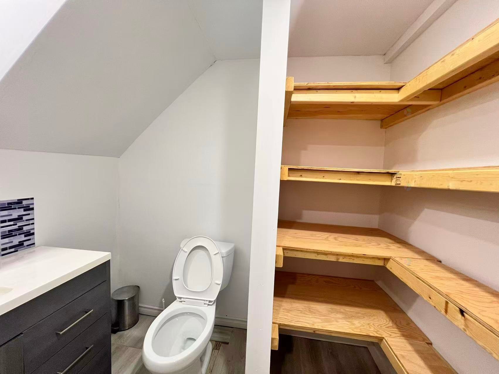 









6617


Rue Mazarin

,
Montréal (Le Sud-Ouest),




QC
H4E2X6

