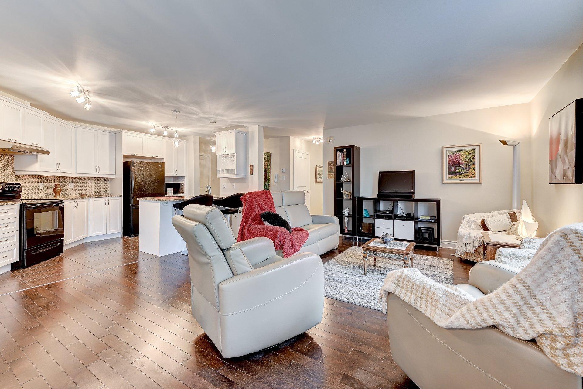 









8235


Rue de Londres

, 1,
Brossard,




QC
J4Y0L5

