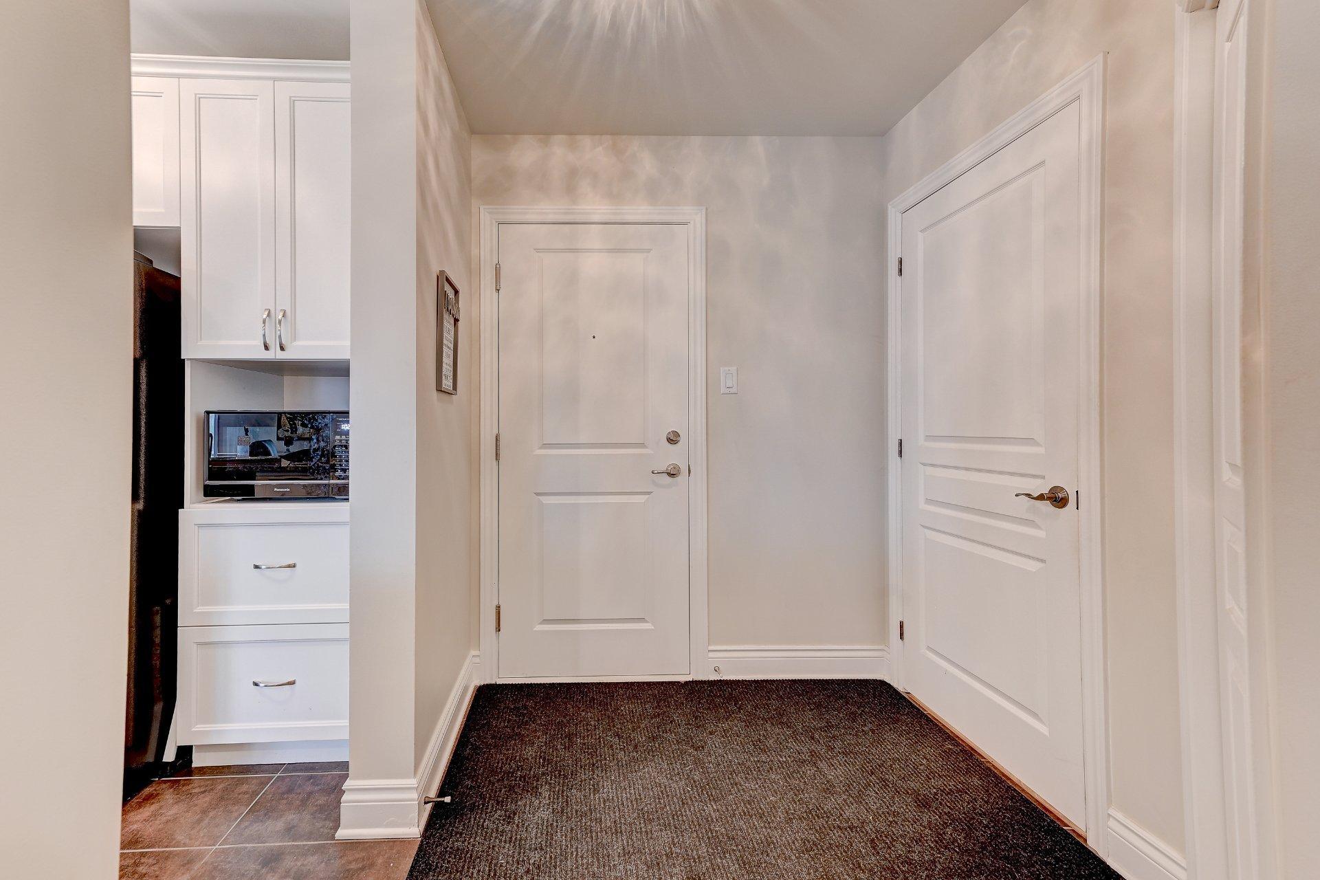 









8235


Rue de Londres

, 1,
Brossard,




QC
J4Y0L5

