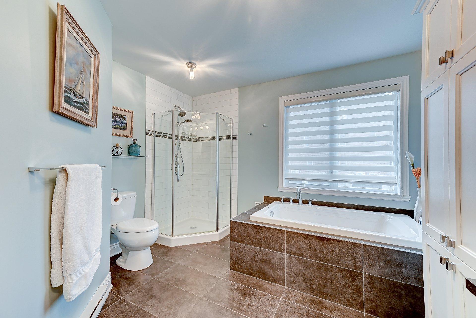 









8235


Rue de Londres

, 1,
Brossard,




QC
J4Y0L5

