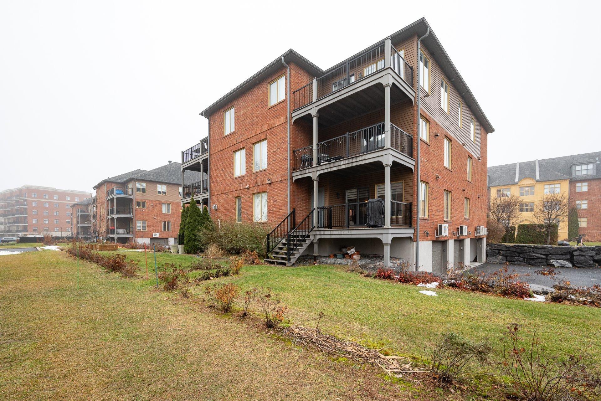 









8235


Rue de Londres

, 1,
Brossard,




QC
J4Y0L5

