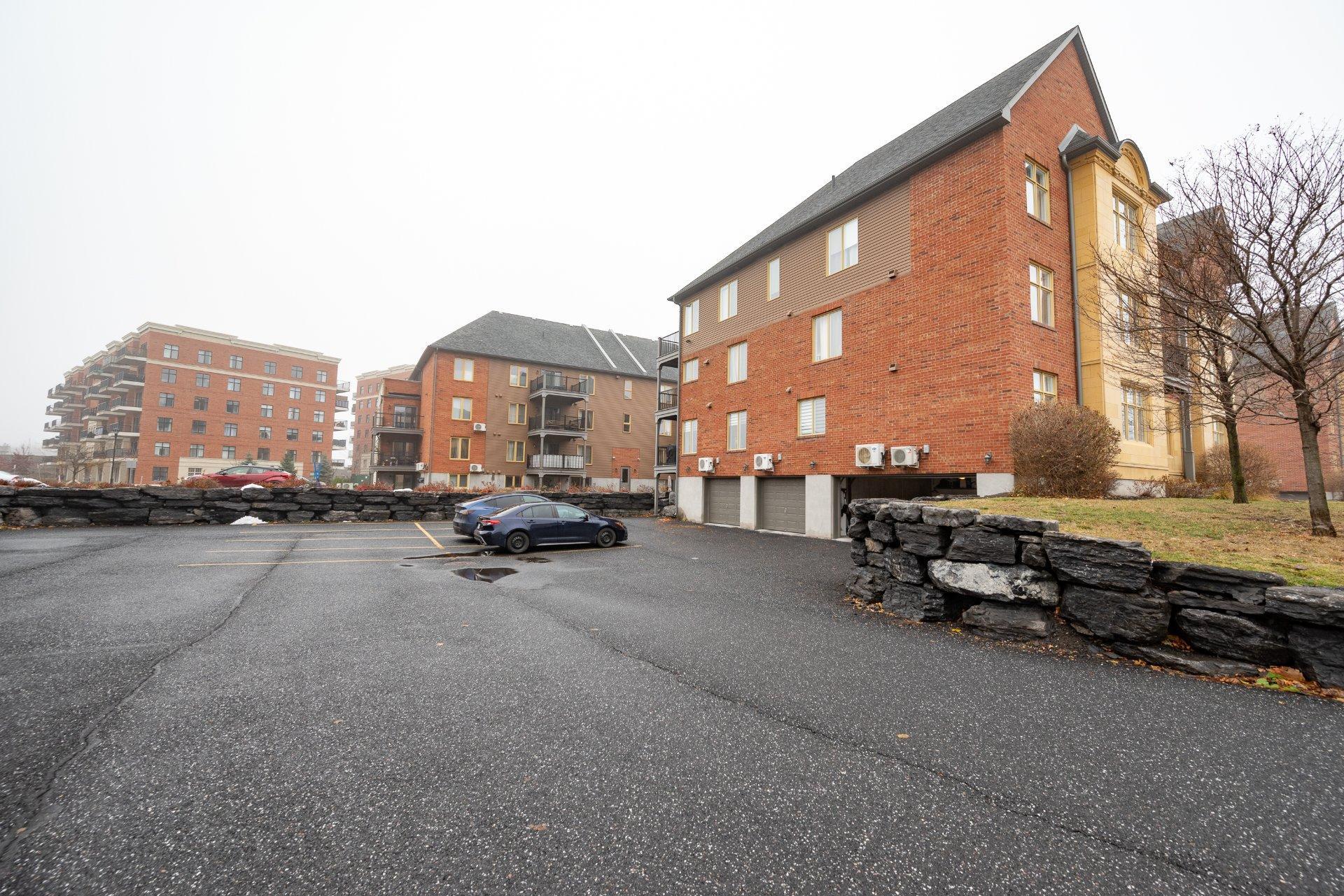 









8235


Rue de Londres

, 1,
Brossard,




QC
J4Y0L5

