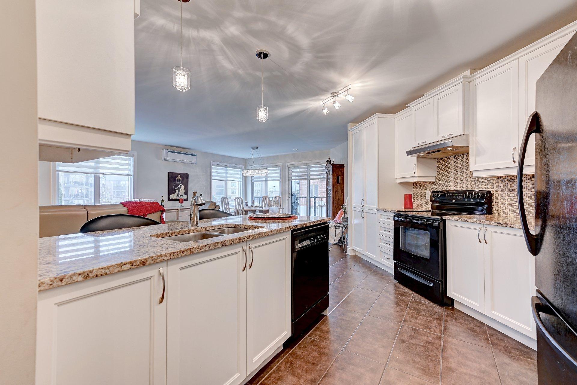 









8235


Rue de Londres

, 1,
Brossard,




QC
J4Y0L5

