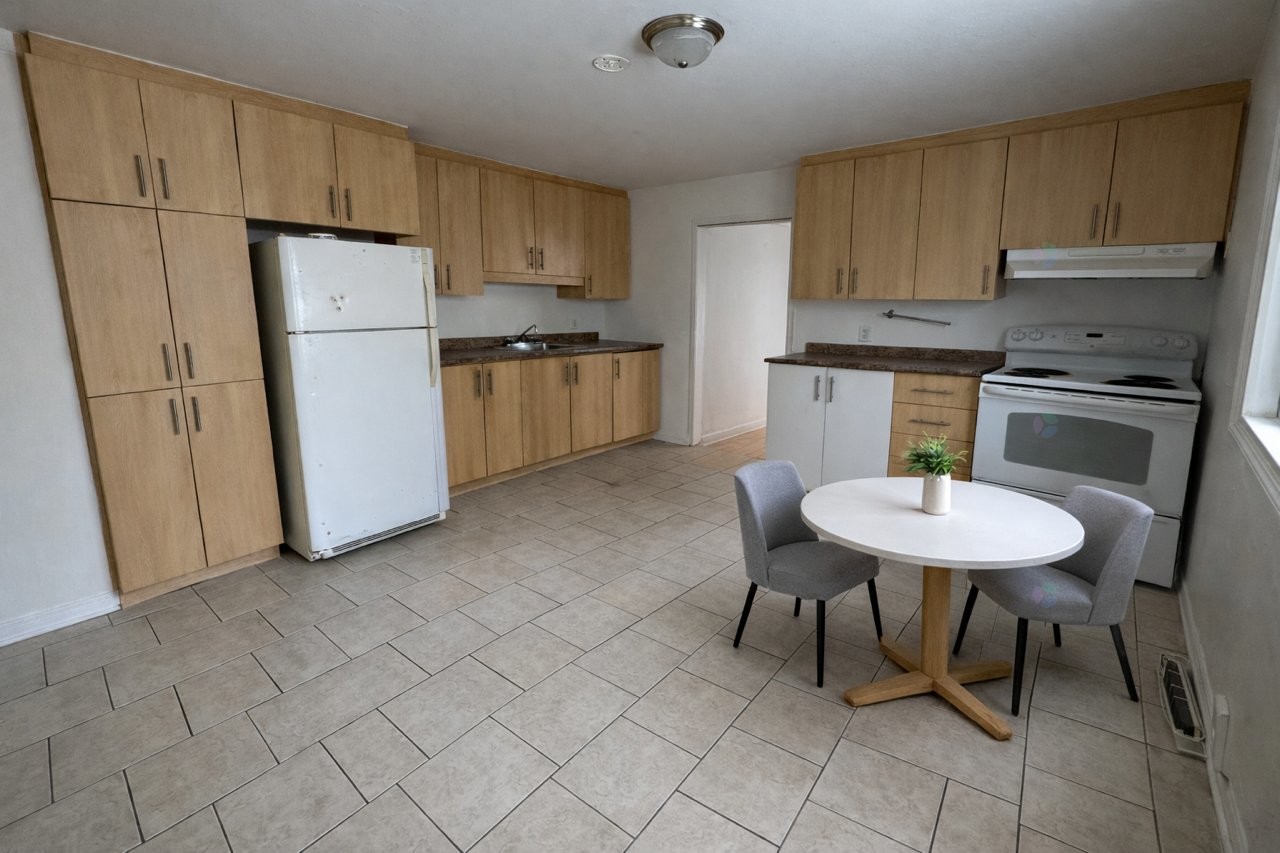 









94


Rue St-Étienne

,
Gatineau (Hull),




QC
J8X1J6

