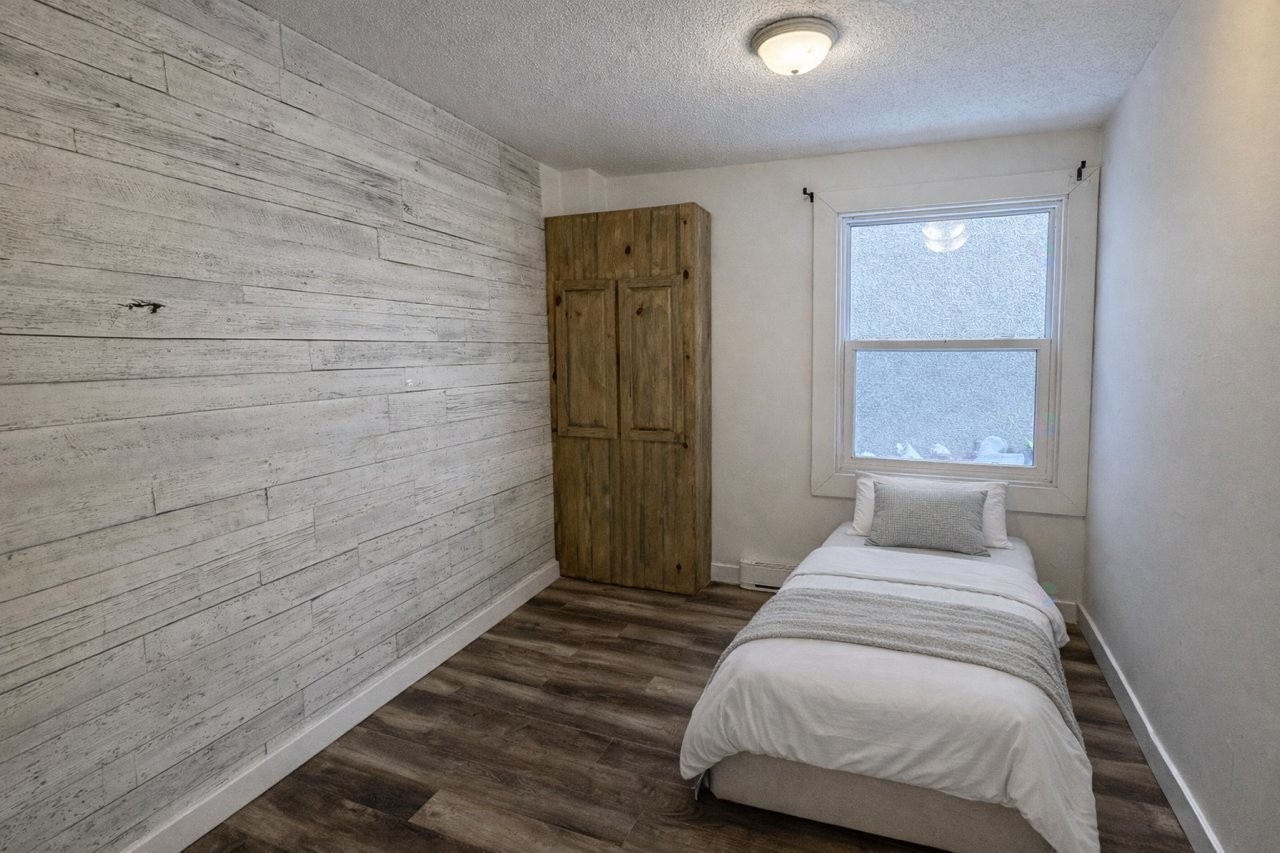 









94


Rue St-Étienne

,
Gatineau (Hull),




QC
J8X1J6

