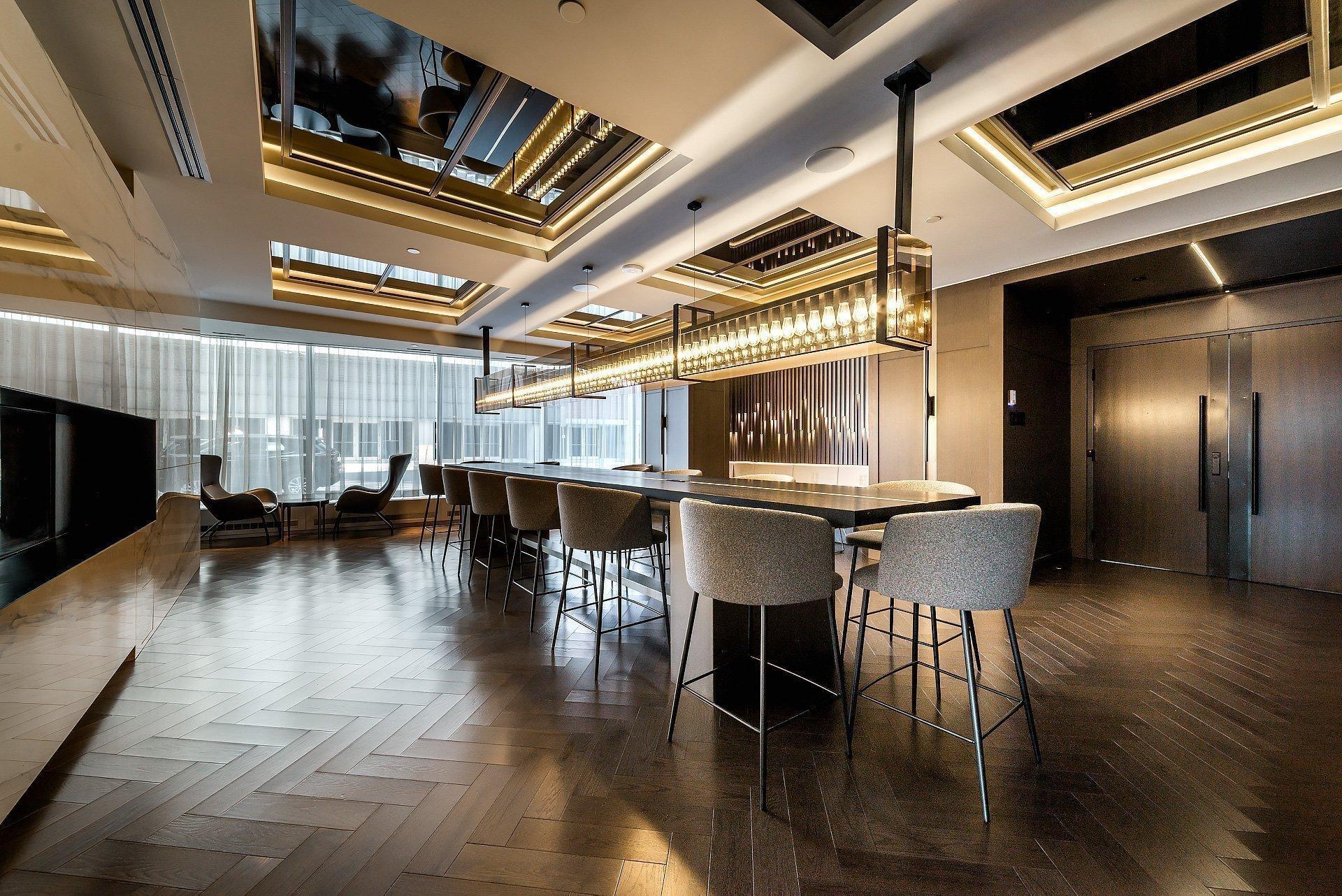 









1288


Rue St-Antoine O.

, 507,
Montréal (Ville-Marie),




QC
H3C0X6

