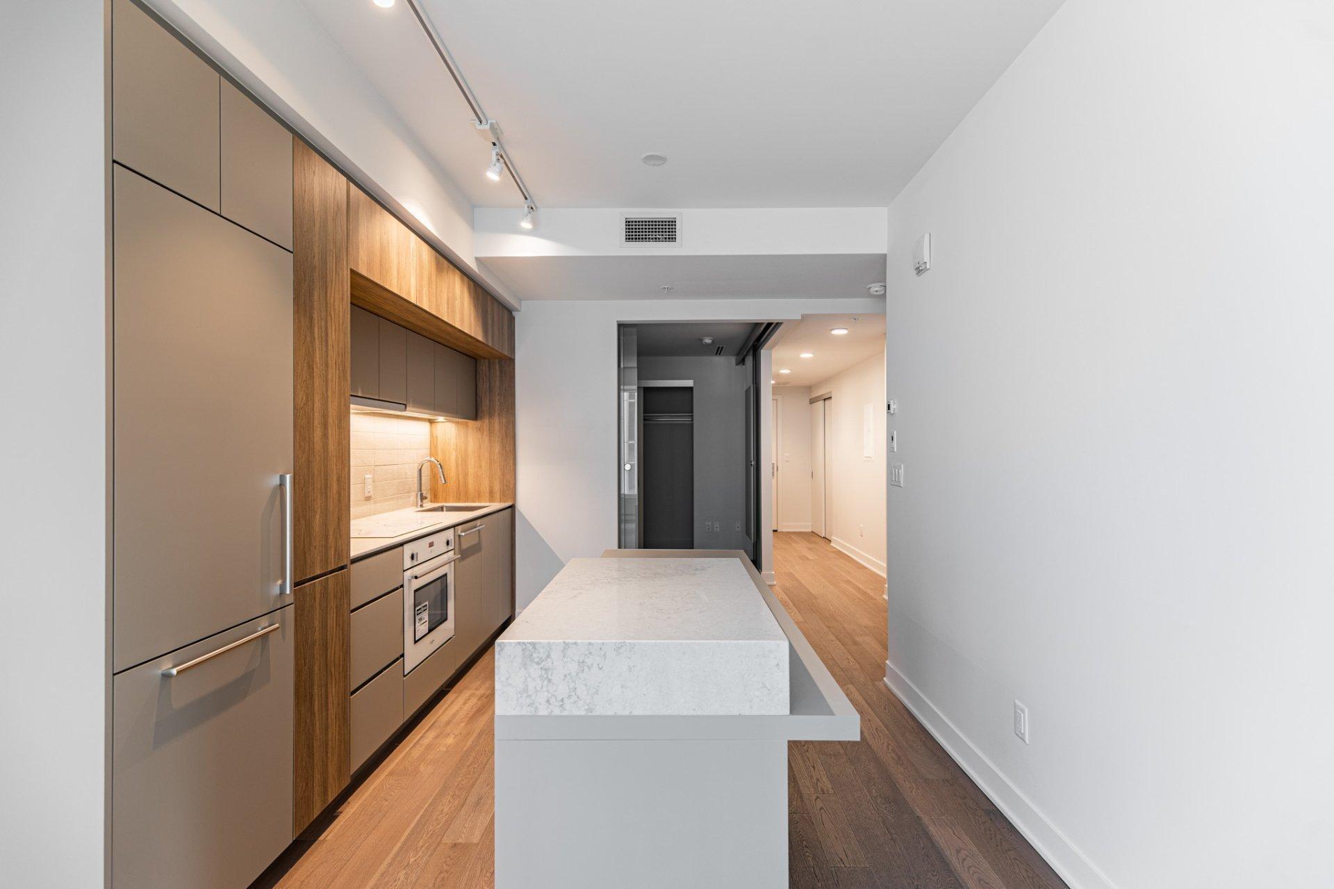 









1288


Rue St-Antoine O.

, 507,
Montréal (Ville-Marie),




QC
H3C0X6

