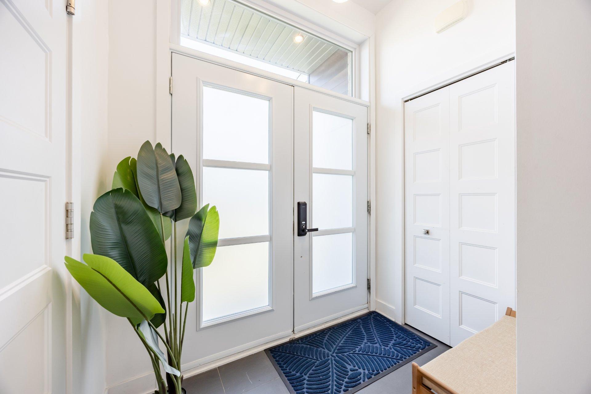 









5925


Rue Alexandre

,
Brossard,




QC
J3W2G4

